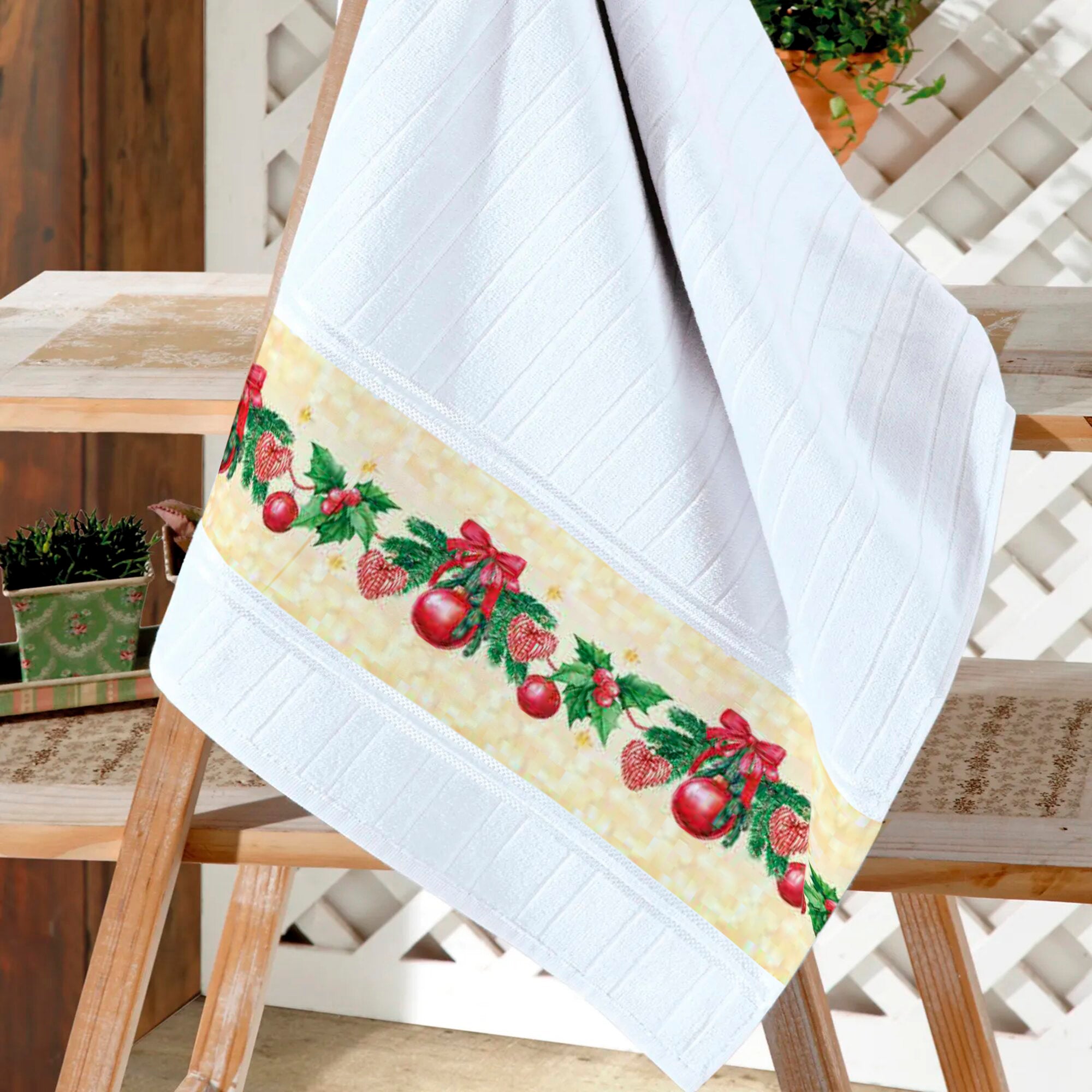 Toalla decorativa navideña con cenefa Patchwork Adornos Blanca